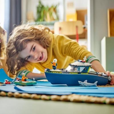 LEGO City 60456: Course-Poursuite en Bateau de Police!