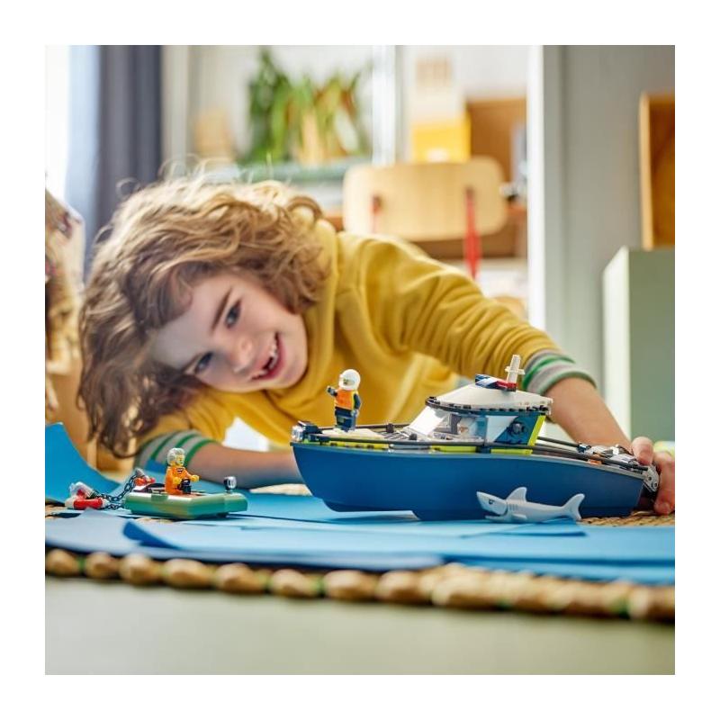 LEGO City 60456: Course-Poursuite en Bateau de Police!