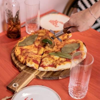 Ensemble pizza LIVOO - Bois acacia - Roulette inclus - 30 x 45 cm