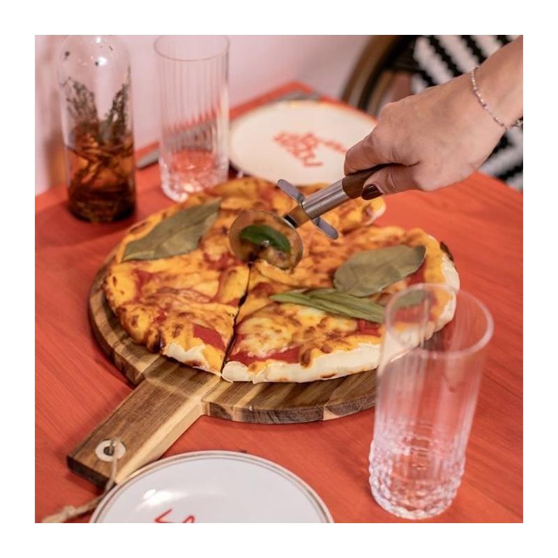 Ensemble pizza LIVOO - Bois acacia - Roulette inclus - 30 x 45 cm