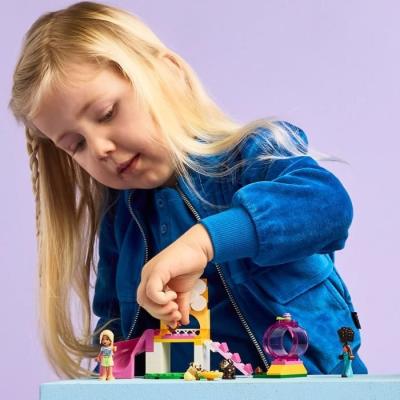 LEGO Friends 42665 L'Aire de Jeux des Chiots pour Fille de 4 ans