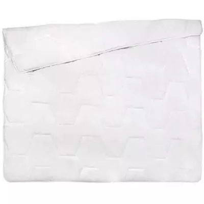 Couette légère NUAGE de DOUCEUR 240x260 cm - Blanc Couette légère NUAGE de DOUCEUR 240x260 cm - Blanc