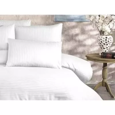 Parure de lit blanche 70% polyester, 30% coton - Taille 220x240cm Parure de lit blanche 70% polyester, 30% coton - Taille 220x240cm
