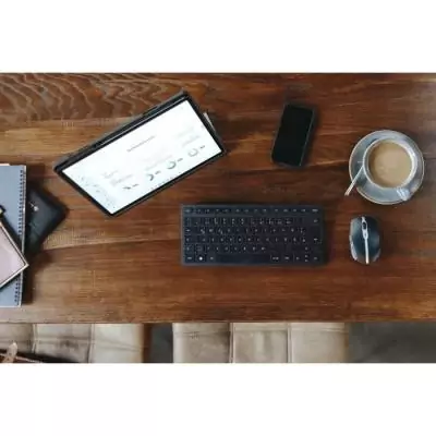 Clavier compact 2,4 GHz et Bluetooth 5.0 - CHERRY KW 9200 MINI - Noir Clavier compact 2,4 GHz et Bluetooth 5.0 - CHERRY KW 9200 MINI - Noir