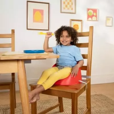 Rehausseur de chaise bébé évolutif Disney Cars - Pratique et sécurisé Rehausseur de chaise bébé évolutif Disney Cars - Pratique et sécurisé