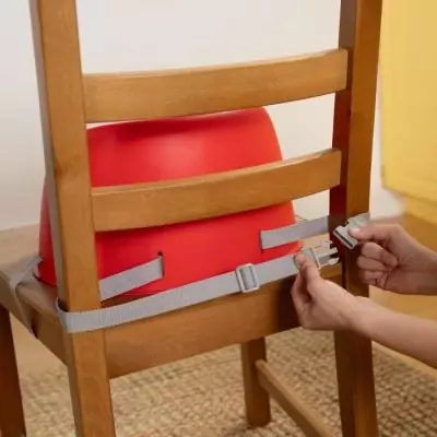 Rehausseur de chaise bébé évolutif Disney Cars - Pratique et sécurisé Rehausseur de chaise bébé évolutif Disney Cars - Pratique et sécurisé