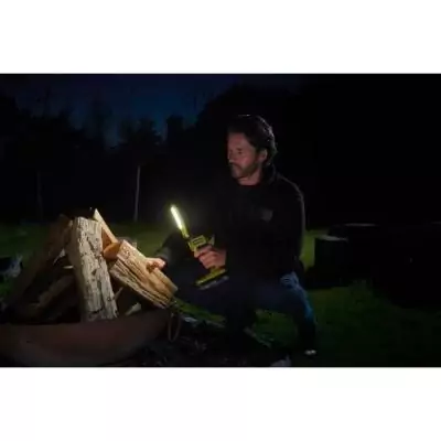 Lanterne LED compacte RYOBI 18V - 3 intensités: 800/400/100 Lumens Lanterne LED compacte RYOBI 18V - 3 intensités: 800/400/100 Lumens