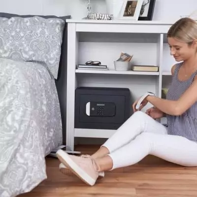 Coffre-fort Yale haute sécurité avec serrure électronique (Certifié SKG) - 25x35x30 cm