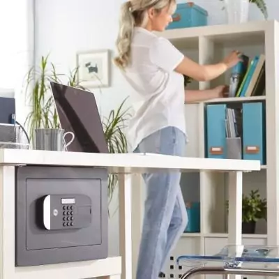 Coffre-fort Yale haute sécurité avec serrure électronique (Certifié SKG) - 25x35x30 cm