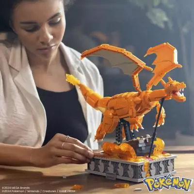 MEGA Pokémon - Dracaufeu en Mouvement - Jouet de Construction - 12 ans et +