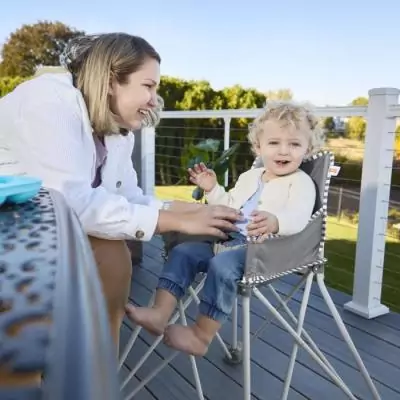 Chaise haute Pop N Dine - Pratique, pliable, nomade