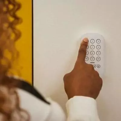 Kit alarme intelligente Yale - Connecté - 4 accessoires Kit alarme intelligente Yale - Connecté - 4 accessoires