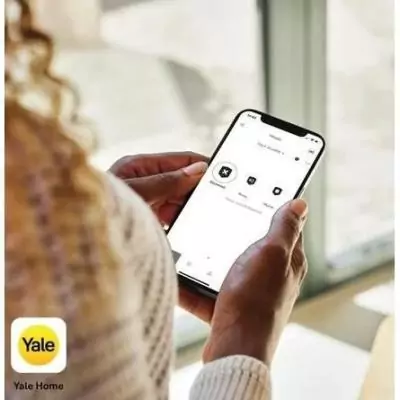 Kit alarme intelligente Yale - Connecté - 4 accessoires Kit alarme intelligente Yale - Connecté - 4 accessoires