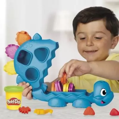 Découvrez le coffret Play-Doh Starters Dino pour enfants de 2 ans