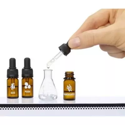 Découvrez Miniverse - Collection de 15 boules parfumées - Jeu créatif pour enfants de 8 ans et plus Découvrez Miniverse - Collection de 15 boules parfumées - Jeu créatif pour enfants de 8 ans et plus