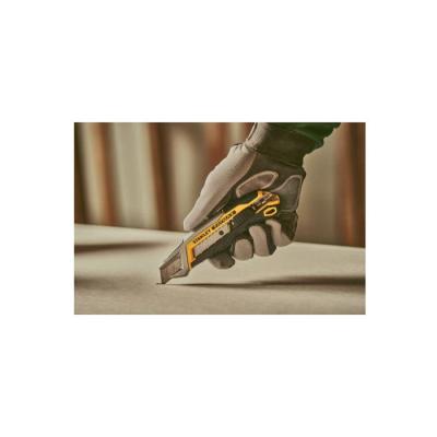Cutter 18mm QUICK SNAP FATMAX bouton poussoir - STANLEY - FMHT10594-0